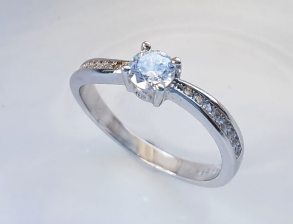 Sterling Silver & Cubic Zirconia Solitaire Twisted Ring