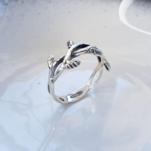 Sterling Silver leaf-inspired Ring